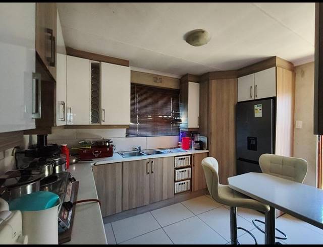 3 BEDROOM HOUSE FOR SALE IN NCAMBEDLANA